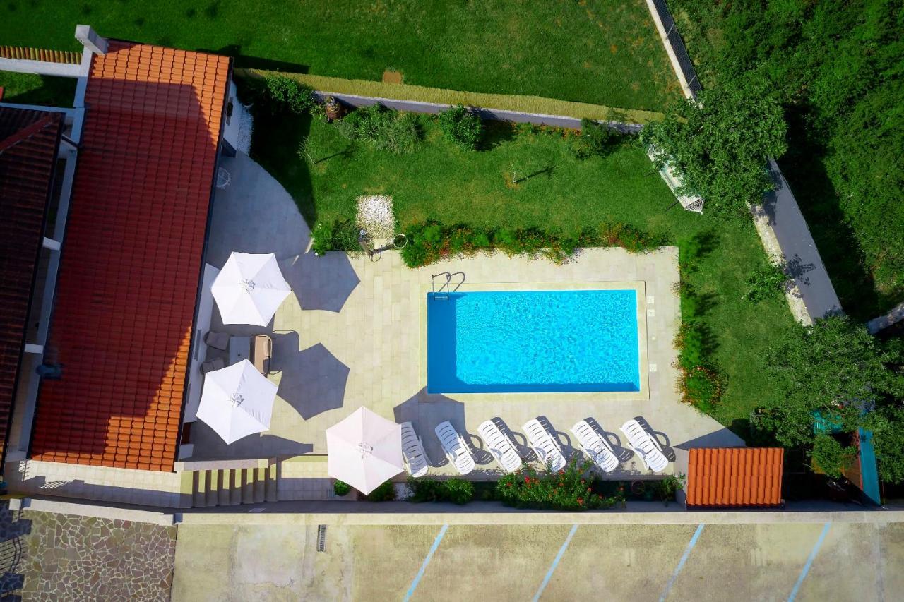 Holiday House Emma Burići Dış mekan fotoğraf