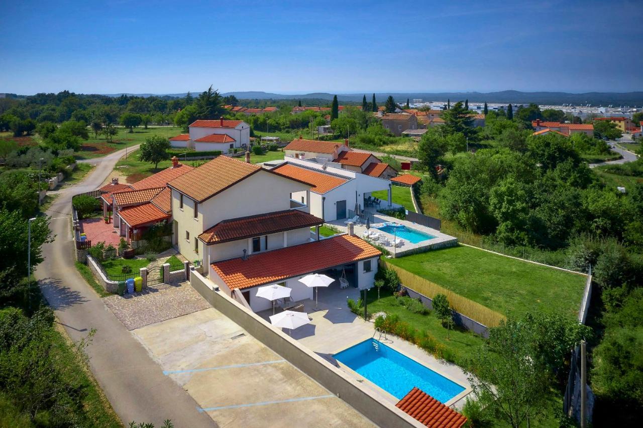 Holiday House Emma Burići Dış mekan fotoğraf