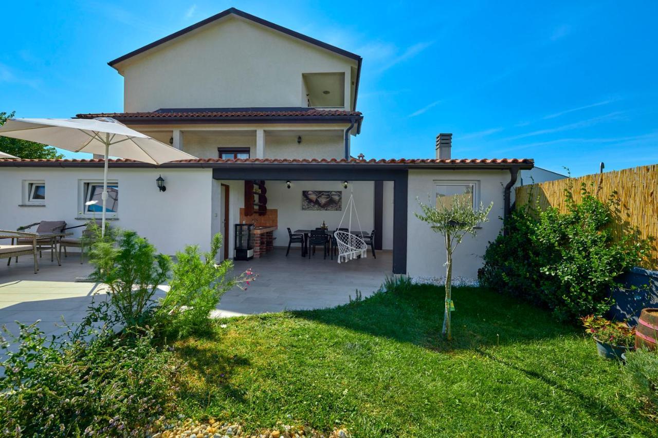 Holiday House Emma Burići Dış mekan fotoğraf